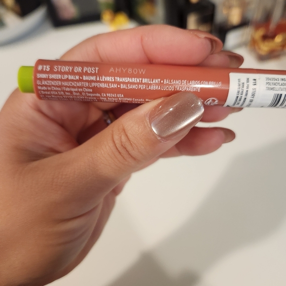 NWT NYX Cosmetics | Fat Oil Slick Click Vegan Lip Balm, Shade "Story or Post" - Picture 5 of 11